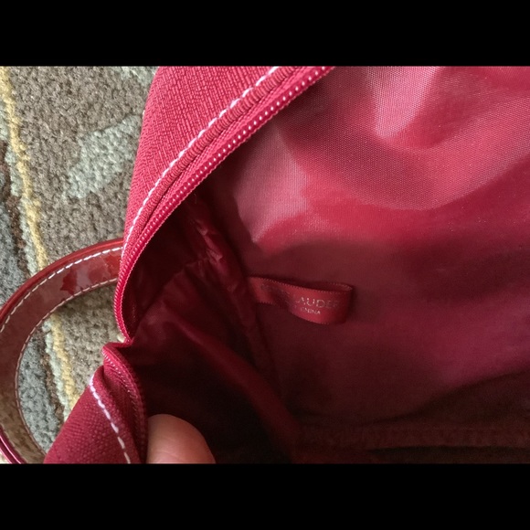 Estee Lauder travel bag and NWOT red 💋💋good size zipper compartment - Picture 6 of 8